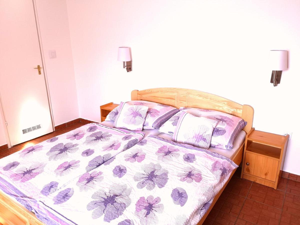Apartman Kaszas Garden Mosonmagyarovar Exterior photo
