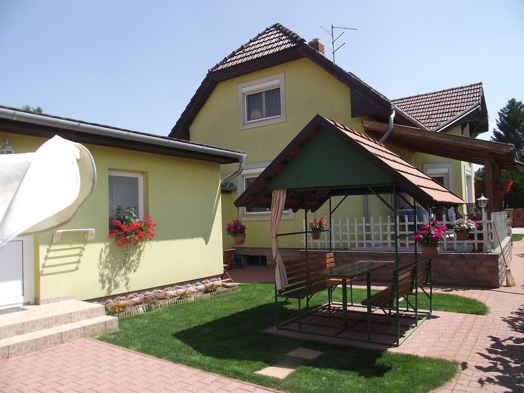 Apartman Kaszas Garden Mosonmagyarovar Exterior photo